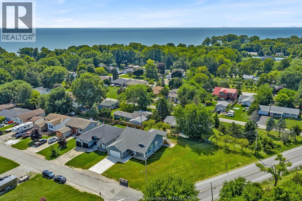 157 Gloucester Drive, Essex, Ontario  N0R 1G0 - Photo 3 - 25028487