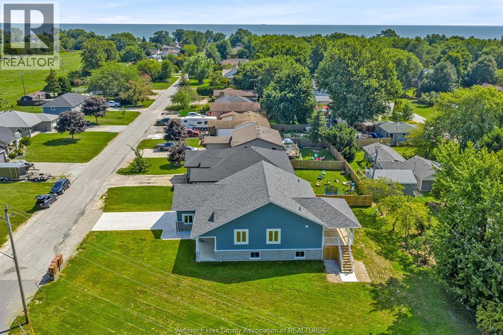 157 Gloucester Drive, Essex, Ontario  N0R 1G0 - Photo 5 - 25028487