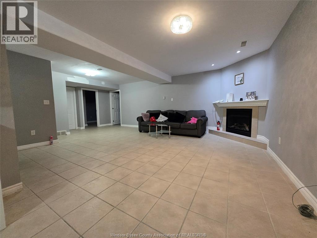 4681 Fontana, Windsor, Ontario  N9A 3E1 - Photo 15 - 25028490