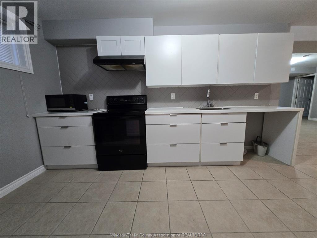 4681 Fontana, Windsor, Ontario  N9A 3E1 - Photo 14 - 25028490