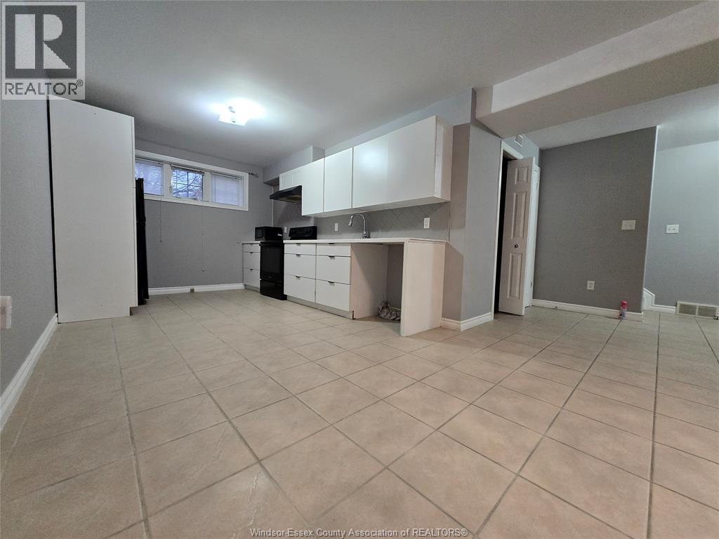 4681 Fontana, Windsor, Ontario  N9A 3E1 - Photo 13 - 25028490