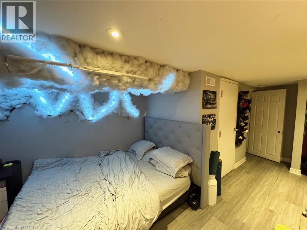 26 Grandfield Street, Hamilton, Ontario  L8T 2H2 - Photo 17 - 40730879