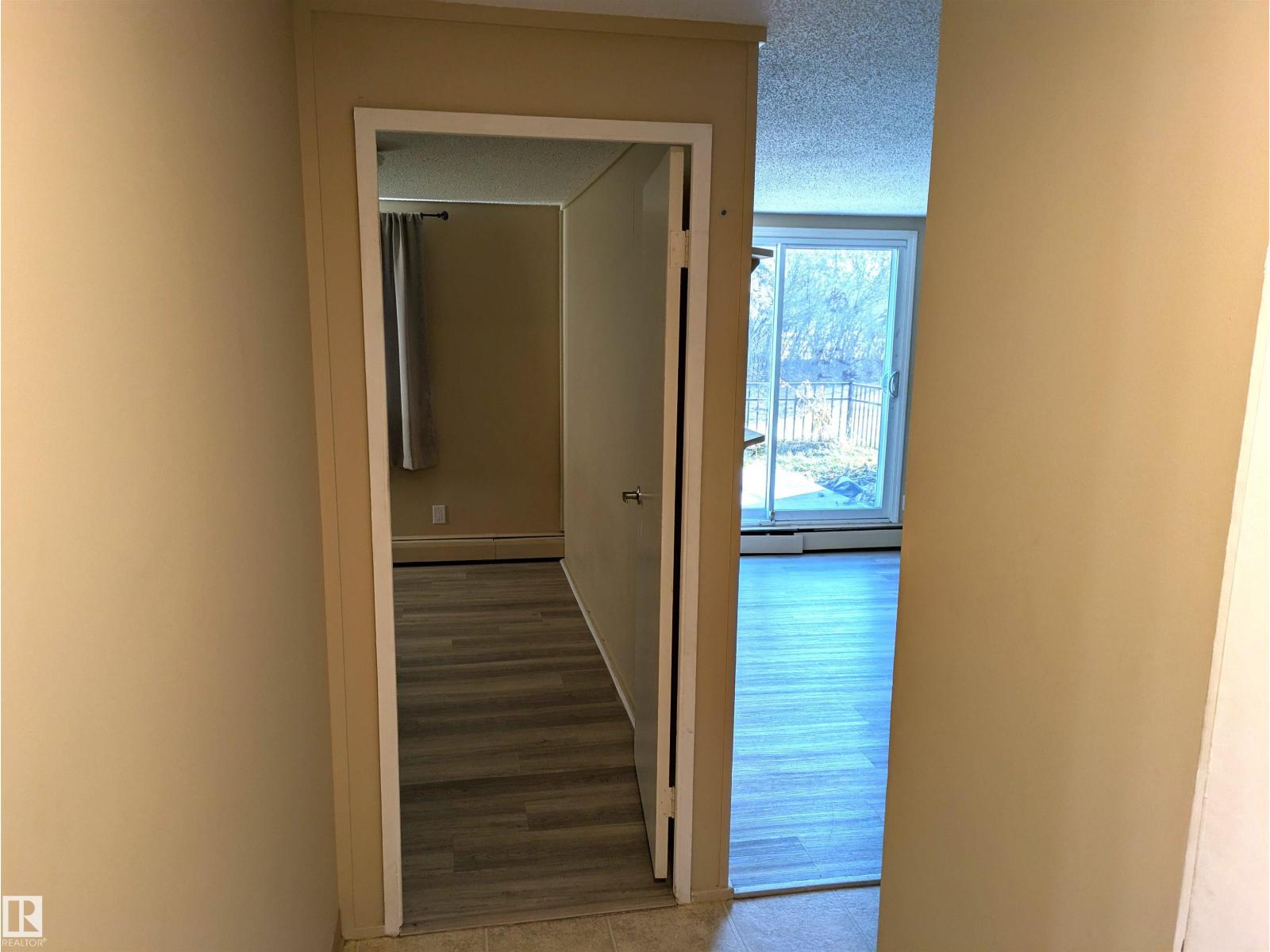 #105 10616 156 St Nw, Edmonton, Alberta  T5P 2S1 - Photo 3 - E4463441