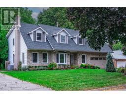 15 BLUE FOREST DRIVE, Grimsby, Ontario