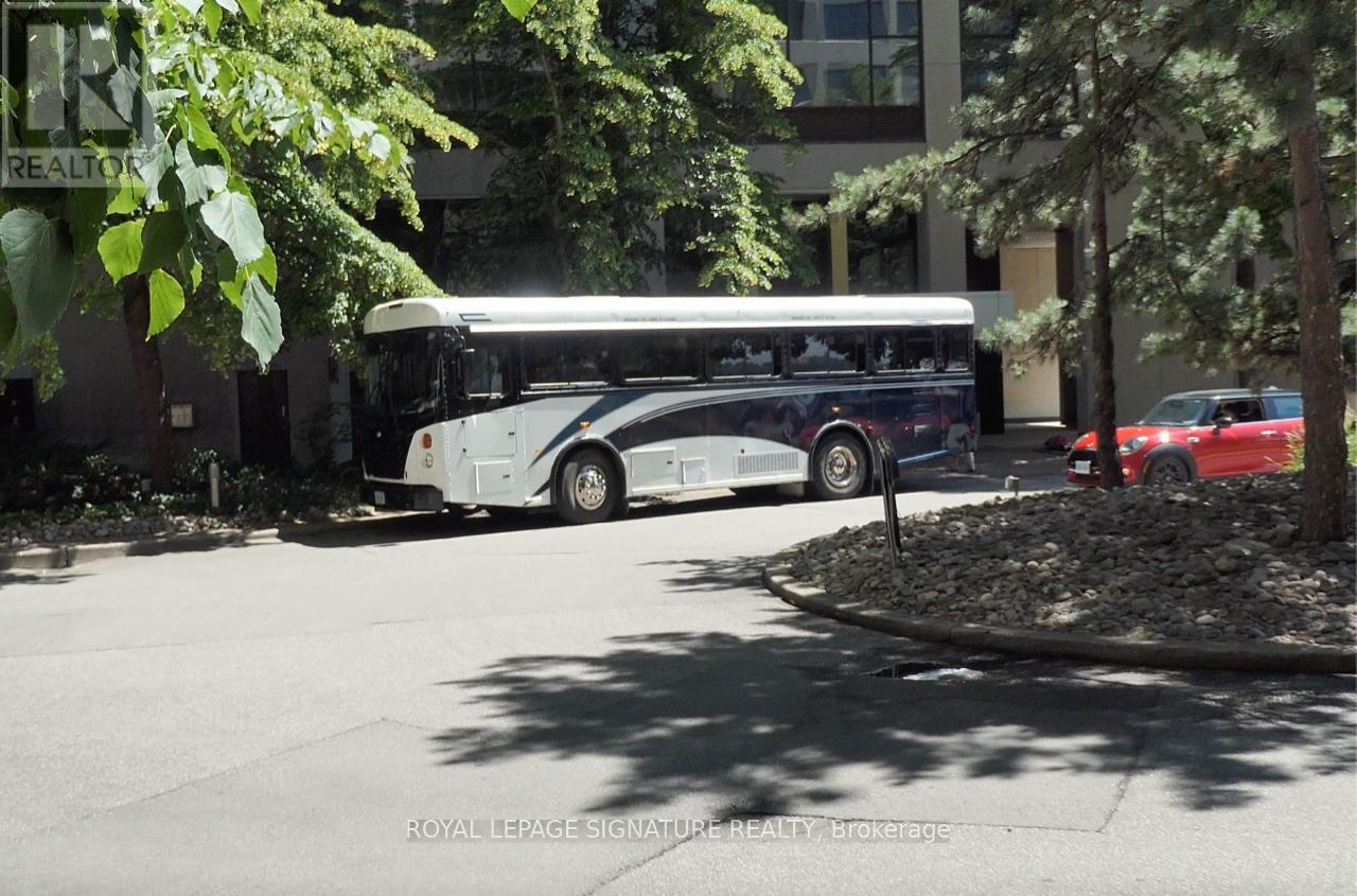 2102 - 65 Harbour Square, Toronto, Ontario  M5J 2L4 - Photo 18 - C12529738