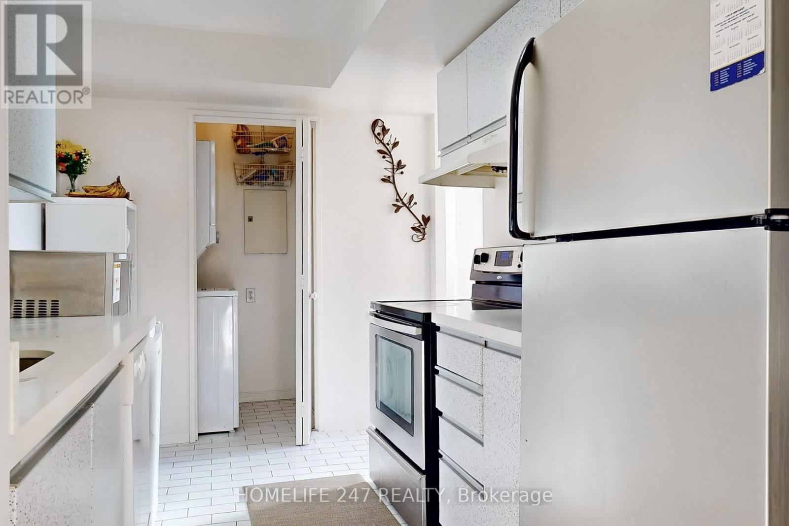 413 - 330 Mccowan Road, Toronto, Ontario  M1J 3N3 - Photo 18 - E12529740