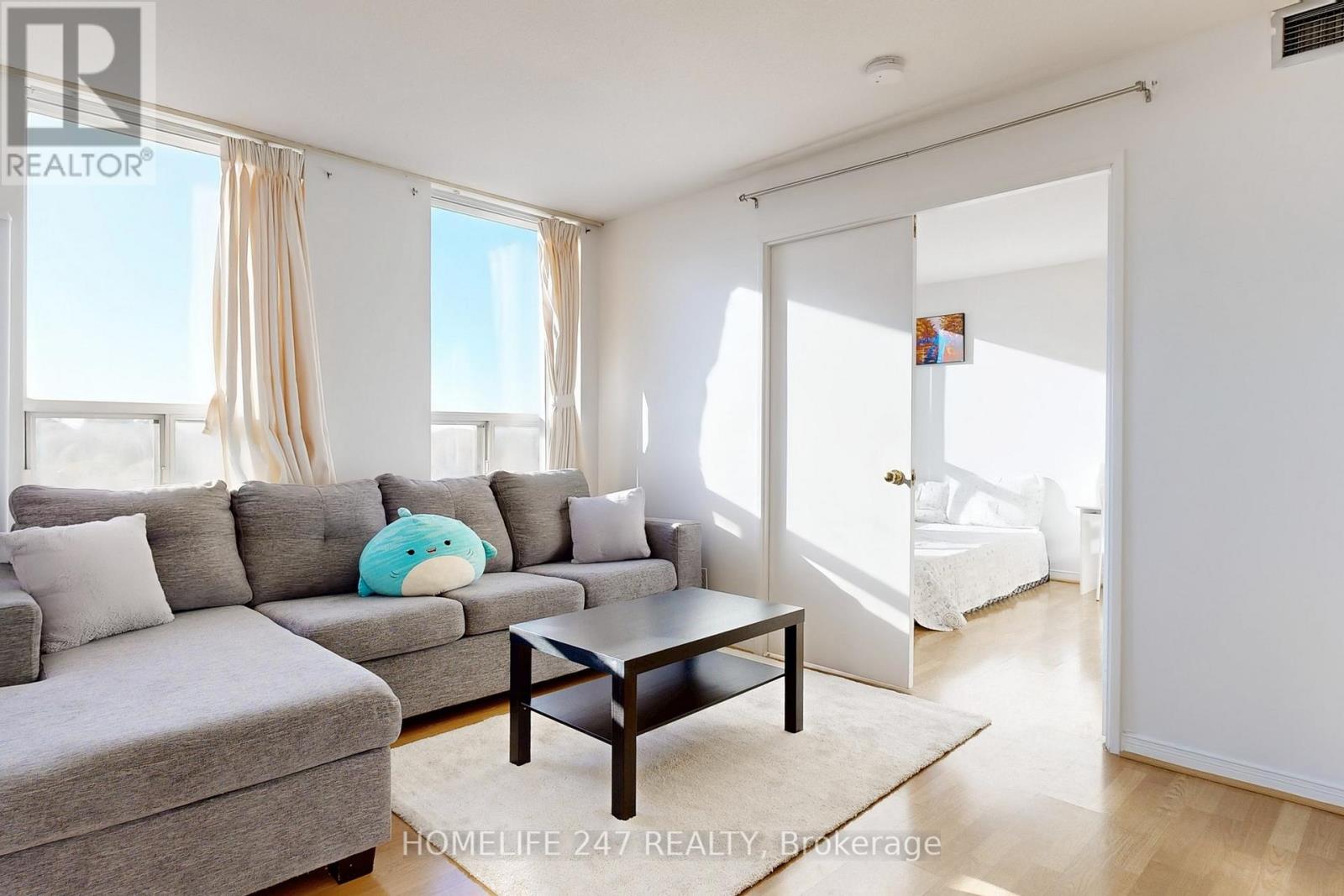 413 - 330 Mccowan Road, Toronto, Ontario  M1J 3N3 - Photo 8 - E12529740