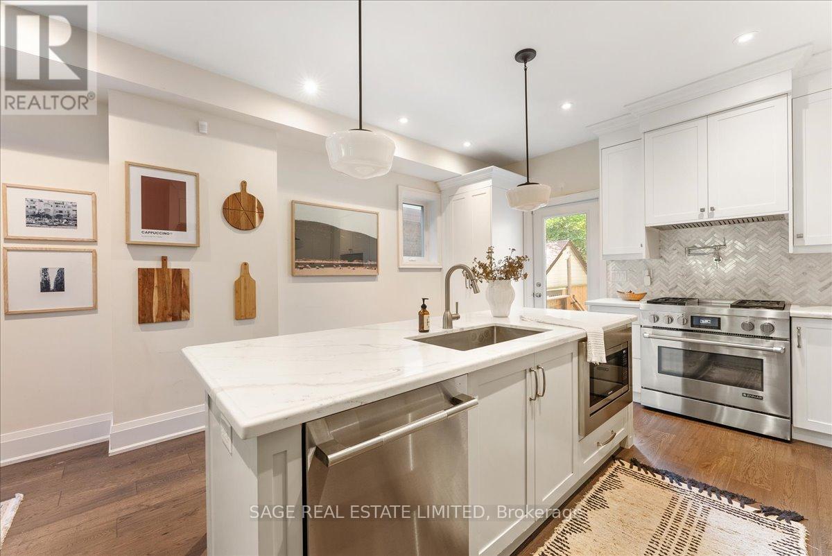 324 Beech Avenue, Toronto, Ontario  M4E 3J3 - Photo 10 - E12529742