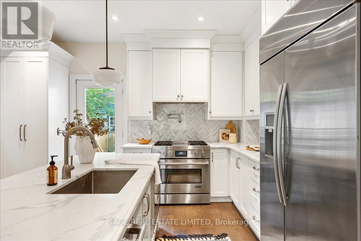 324 Beech Avenue, Toronto, Ontario  M4E 3J3 - Photo 9 - E12529742