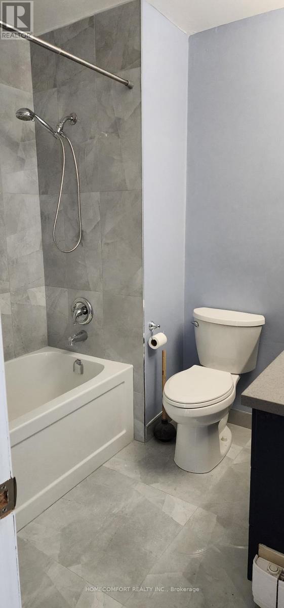 Upper 2 - 987 Pape Avenue, Toronto, Ontario  M4K 3T8 - Photo 7 - E12529780