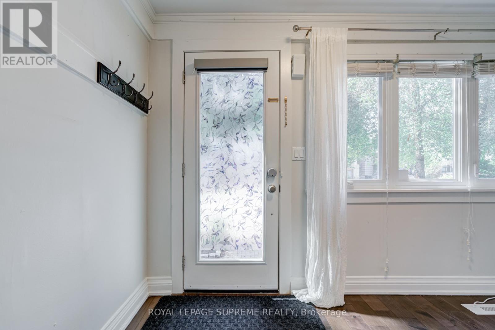 313 Cedarvale Avenue, Toronto, Ontario  M4C 4K3 - Photo 2 - E12529816