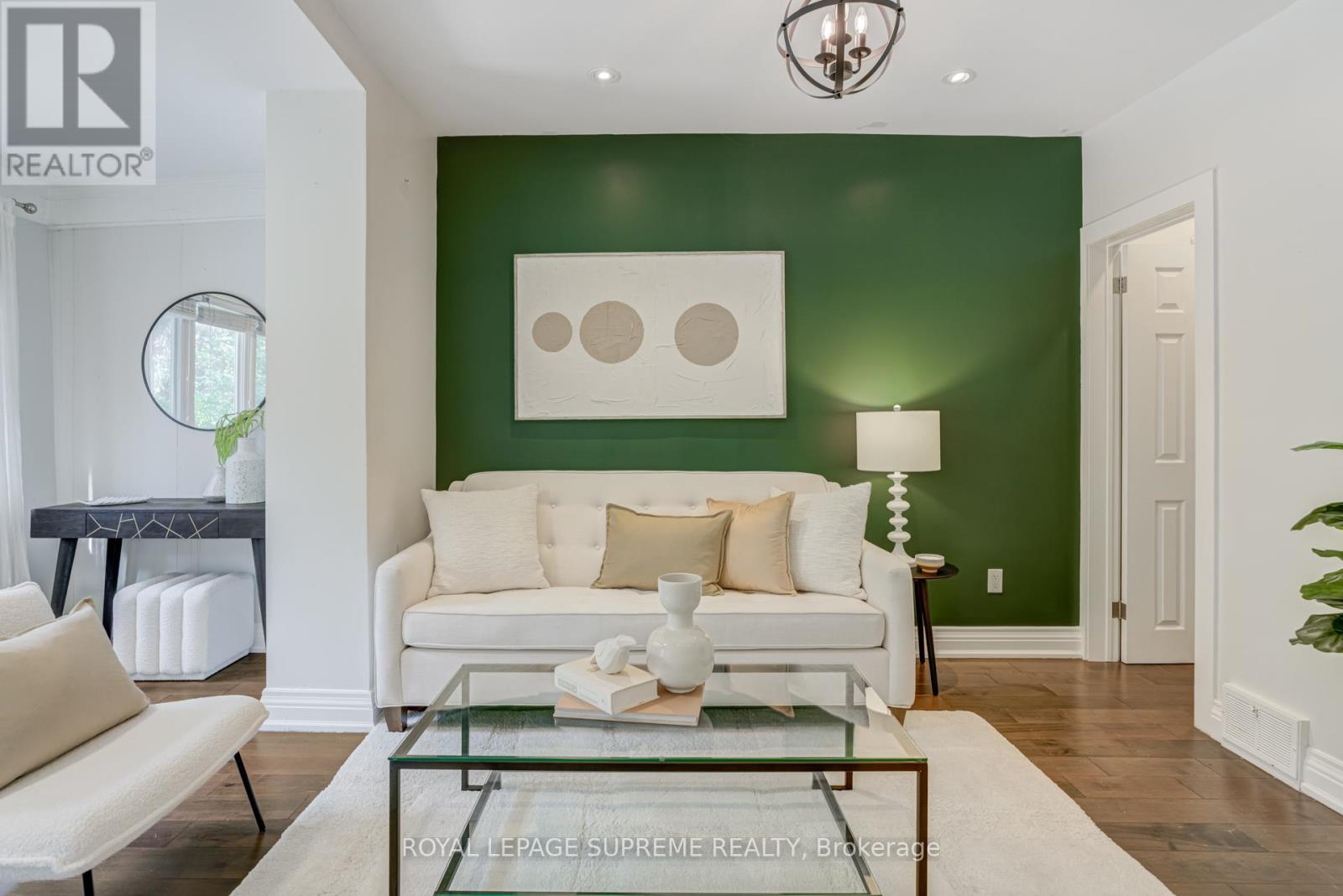 313 Cedarvale Avenue, Toronto, Ontario  M4C 4K3 - Photo 4 - E12529816