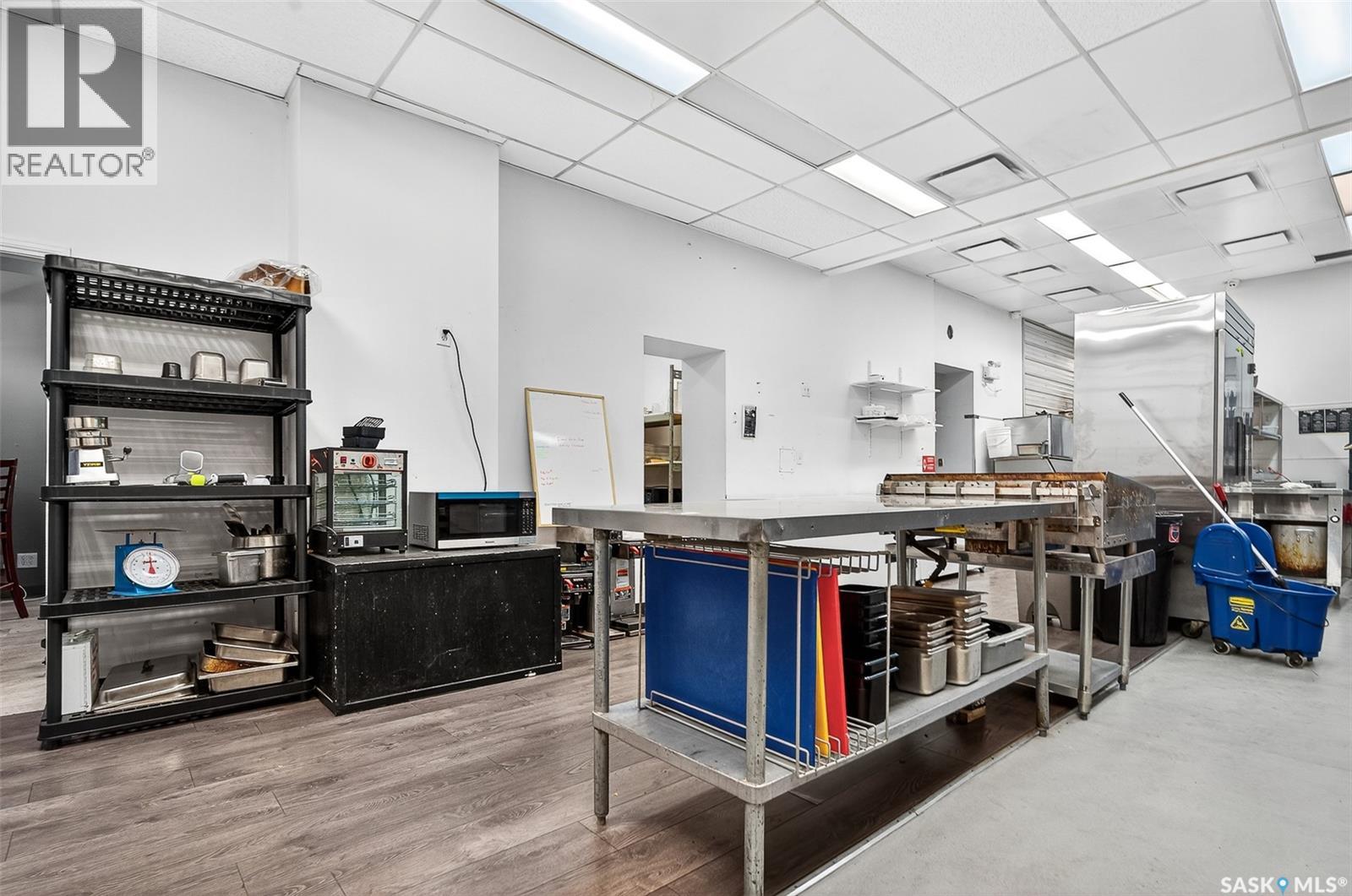 8 Main Street N, Moose Jaw, Saskatchewan  S6H 0V8 - Photo 24 - SK013788