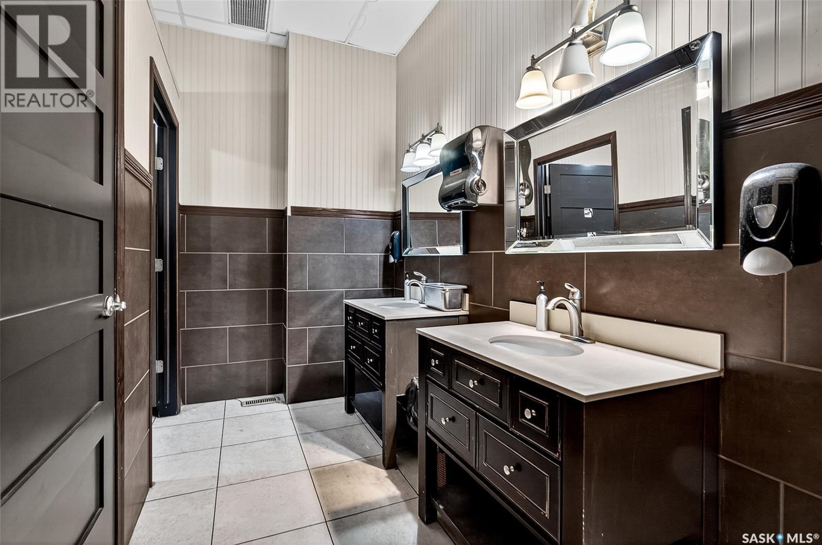 8 Main Street N, Moose Jaw, Saskatchewan  S6H 0V8 - Photo 36 - SK013788