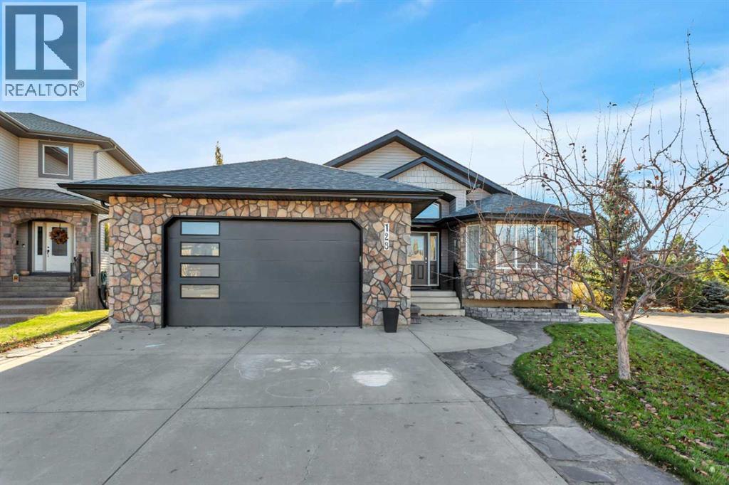 128 Isbister Close, Red Deer, Alberta  T4R 0B9 - Photo 1 - A2266805