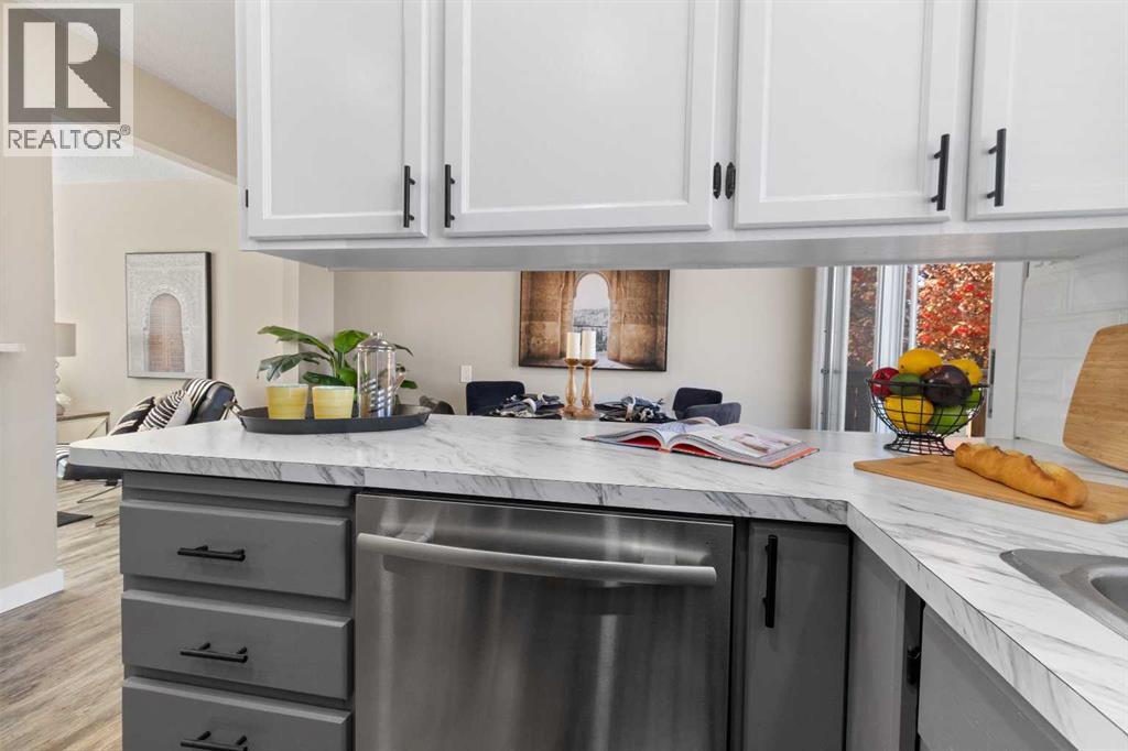 4011 53 Avenue, Innisfail, Alberta  T4G 1G3 - Photo 11 - A2269656