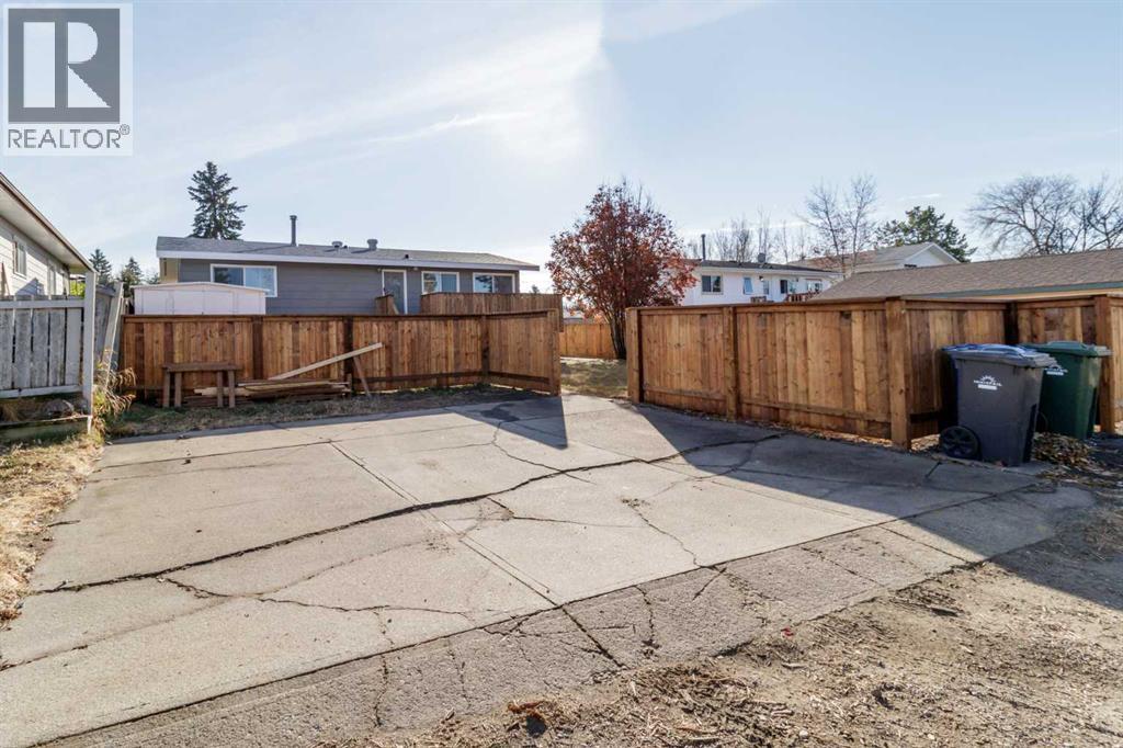 4011 53 Avenue, Innisfail, Alberta  T4G 1G3 - Photo 24 - A2269656