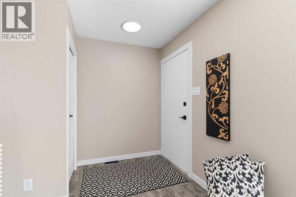 4011 53 Avenue, Innisfail, Alberta  T4G 1G3 - Photo 3 - A2269656