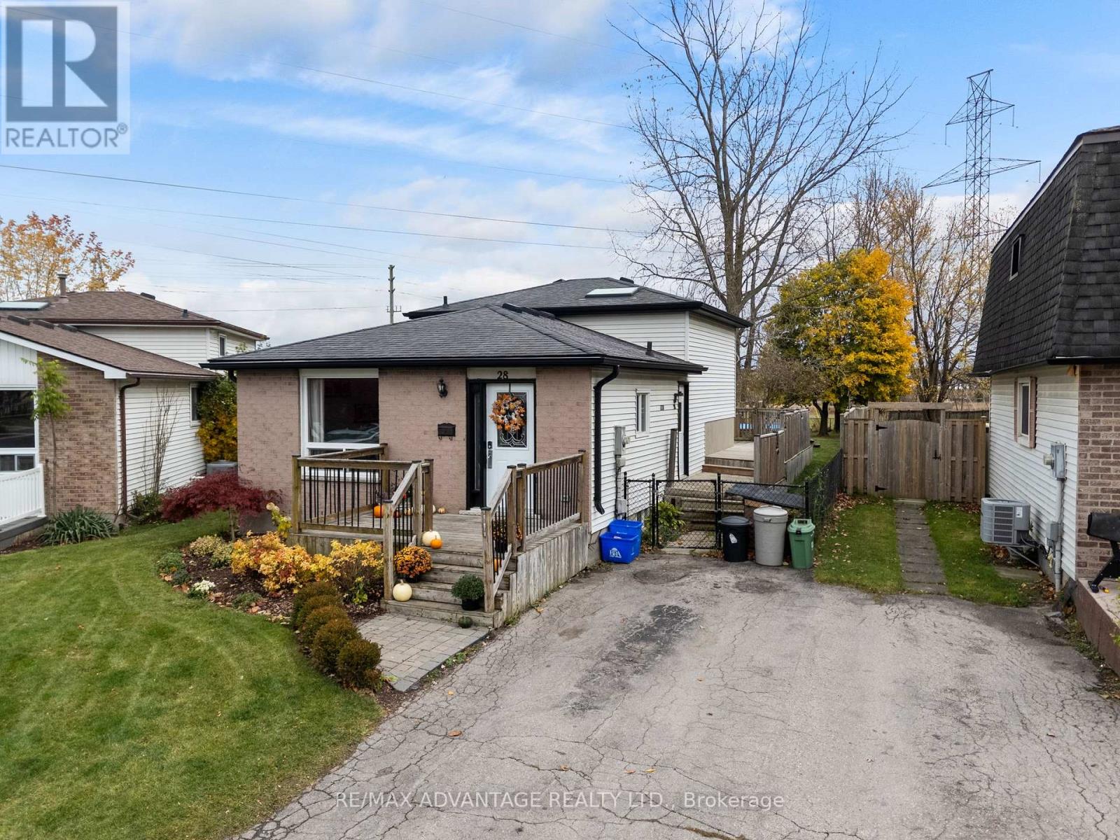 28 Sundridge Court, London South, Ontario  N5Z 4R5 - Photo 3 - X12529832