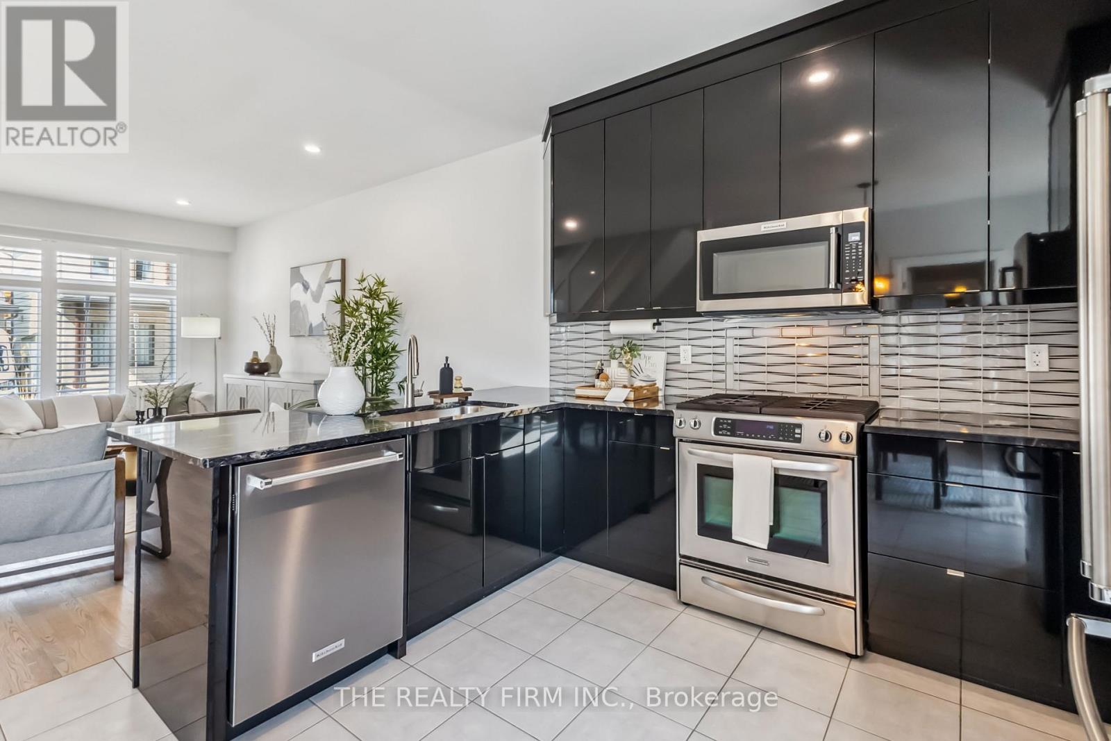 3 - 727 Apricot Drive, London South, Ontario  N6K 5A7 - Photo 20 - X12529930