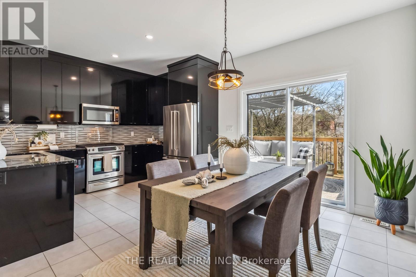 3 - 727 Apricot Drive, London South, Ontario  N6K 5A7 - Photo 22 - X12529930