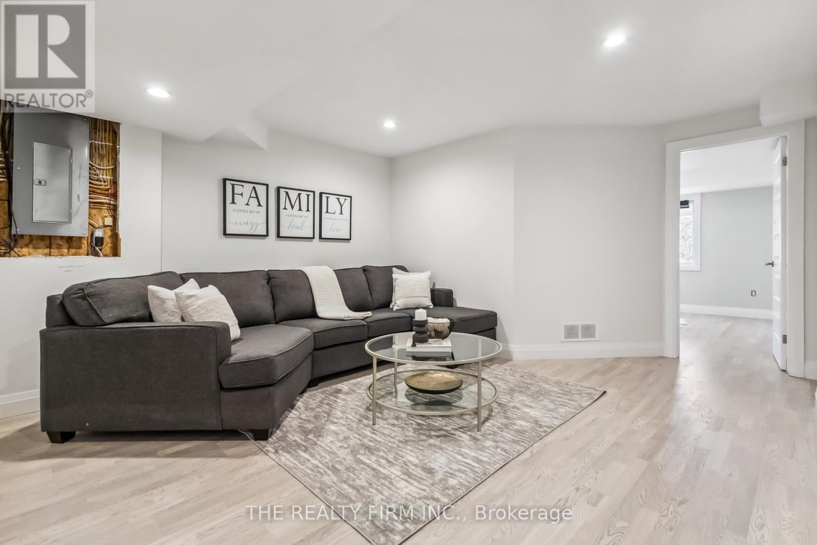 3 - 727 Apricot Drive, London South, Ontario  N6K 5A7 - Photo 23 - X12529930