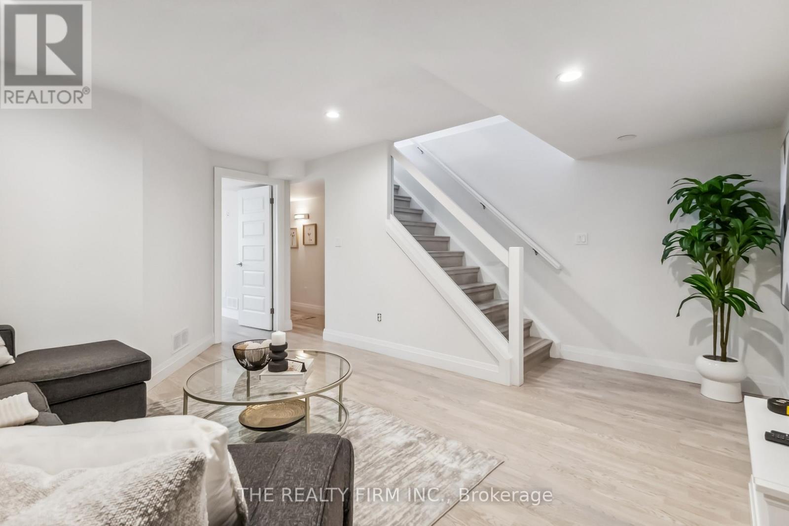 3 - 727 Apricot Drive, London South, Ontario  N6K 5A7 - Photo 24 - X12529930