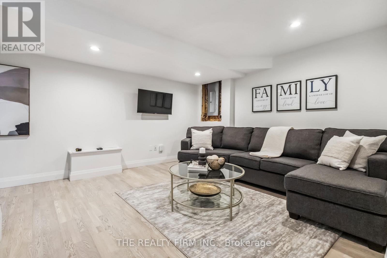 3 - 727 Apricot Drive, London South, Ontario  N6K 5A7 - Photo 25 - X12529930