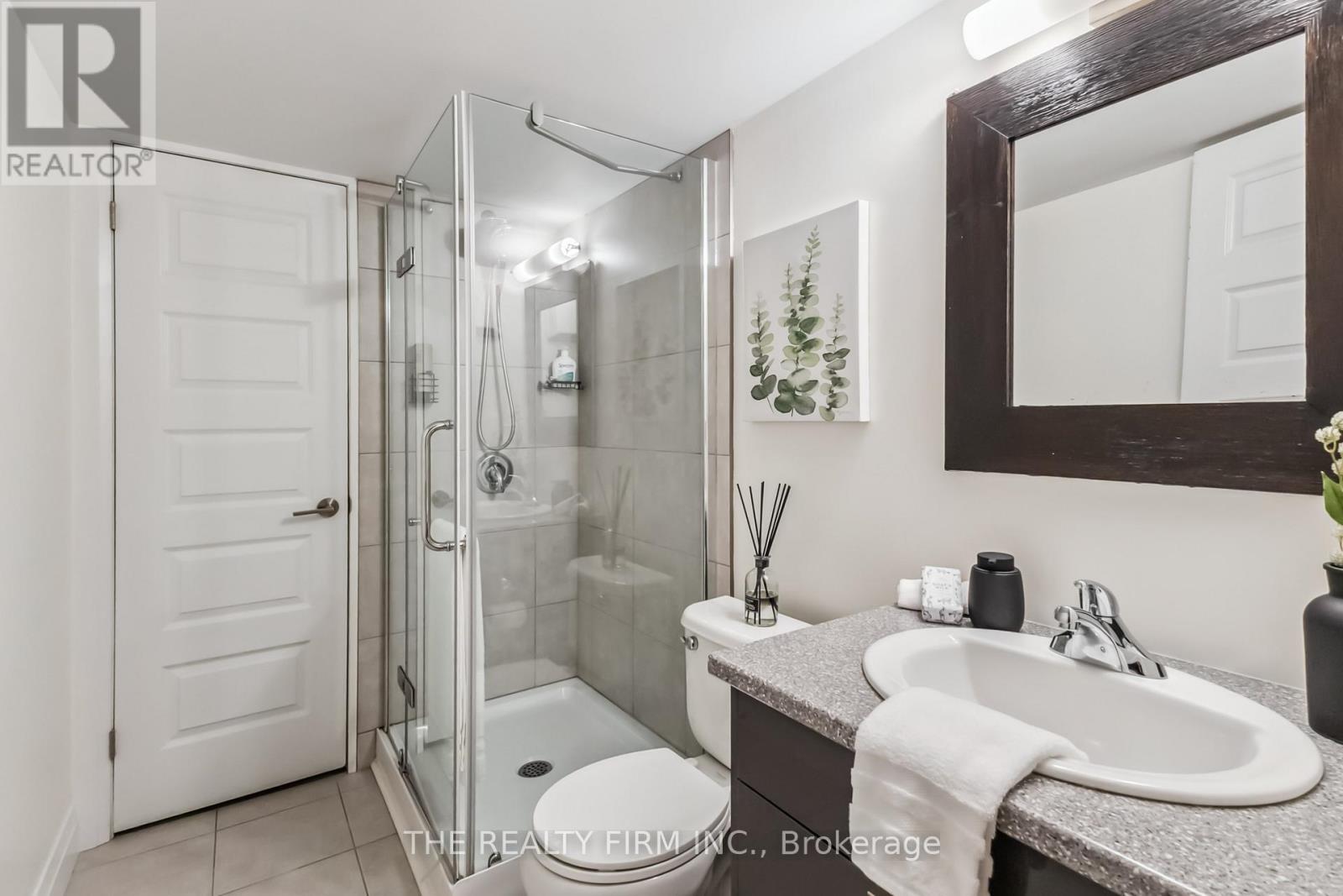 3 - 727 Apricot Drive, London South, Ontario  N6K 5A7 - Photo 28 - X12529930