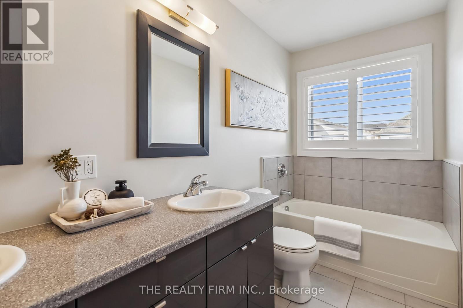 3 - 727 Apricot Drive, London South, Ontario  N6K 5A7 - Photo 38 - X12529930