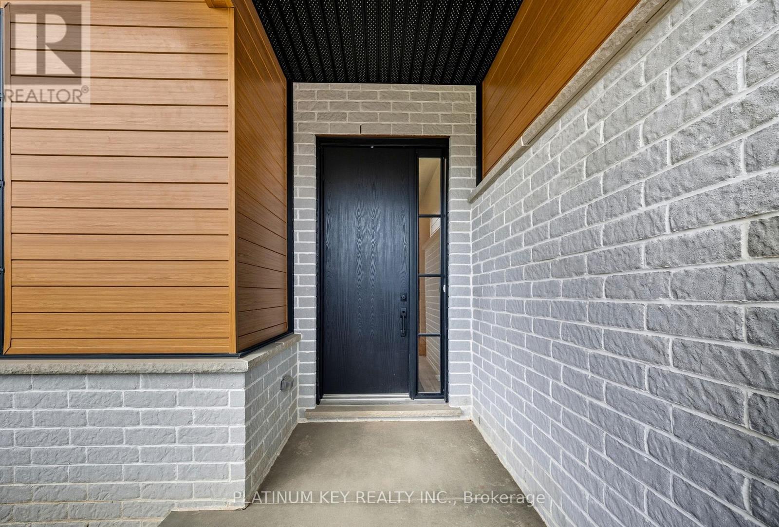 32 Briscoe Crescent, Strathroy-Caradoc, Ontario  N7G 4E2 - Photo 3 - X12530014