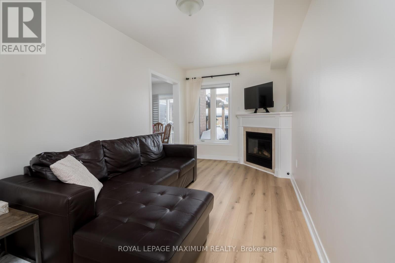 179 Warwick Crescent, Newmarket, Ontario  L3X 2S3 - Photo 7 - N12518476