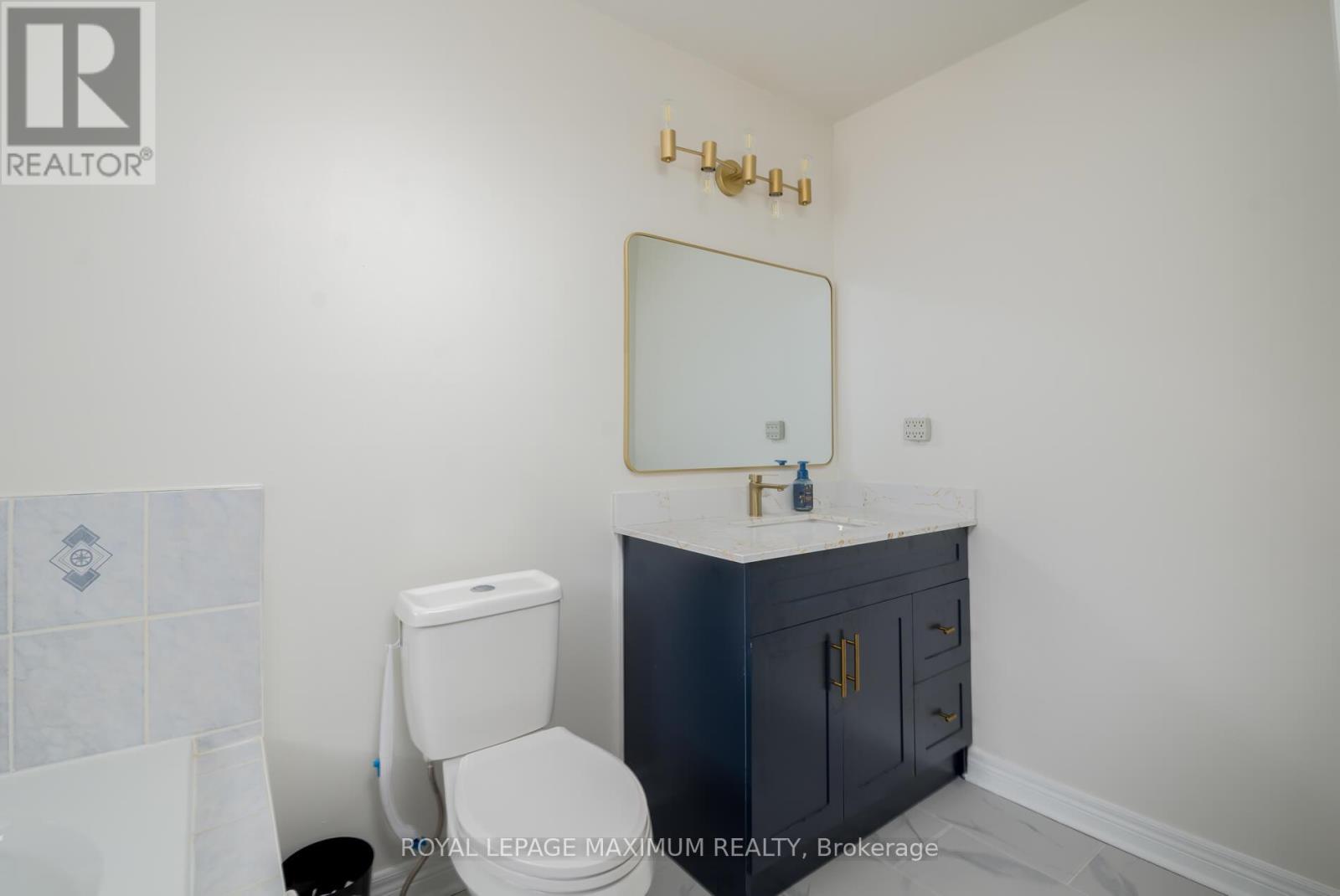 179 Warwick Crescent, Newmarket, Ontario  L3X 2S3 - Photo 21 - N12518476