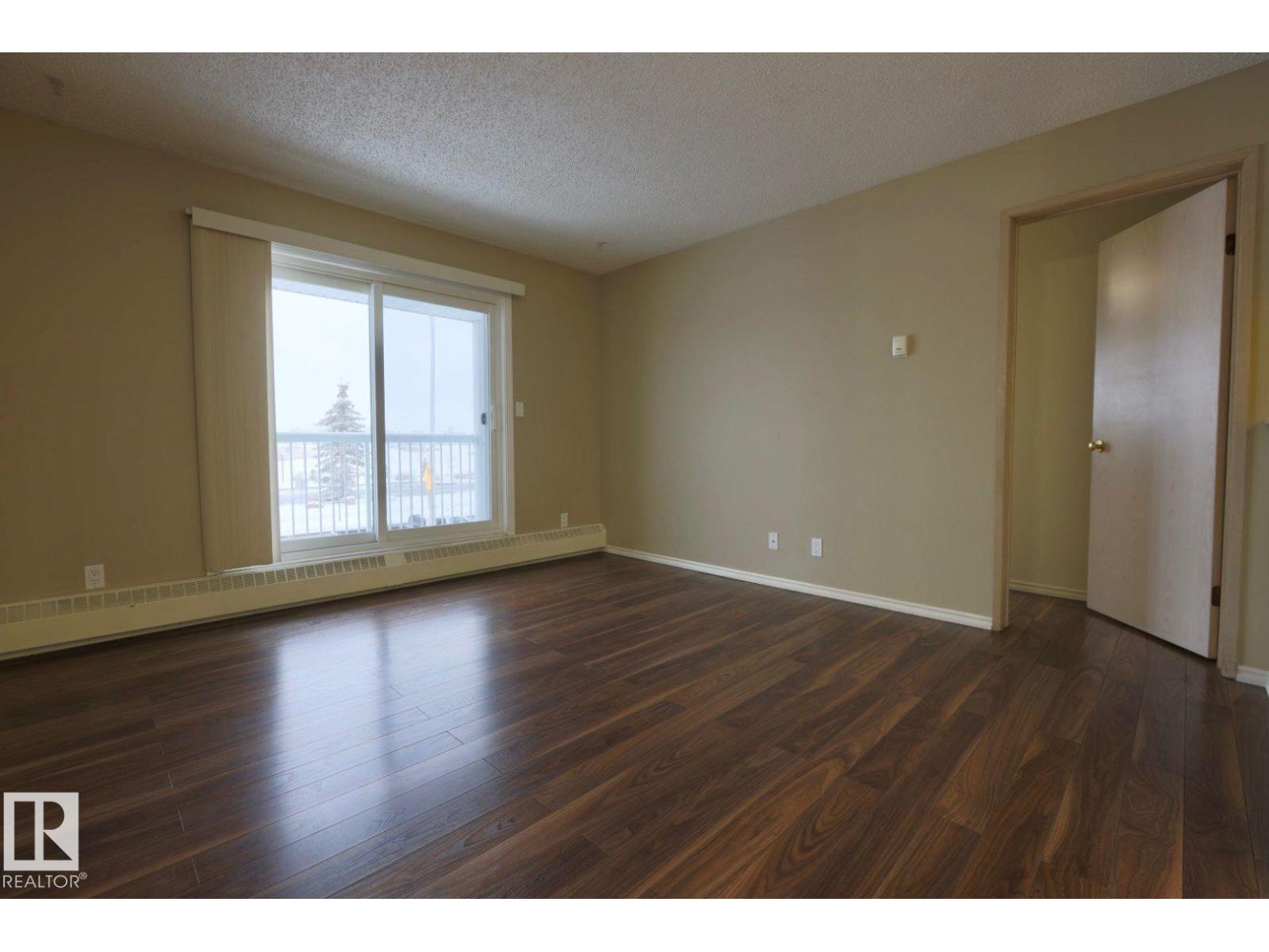 #213 5065 31 Av Nw, Edmonton, Alberta  T6L 0A7 - Photo 2 - E4465313