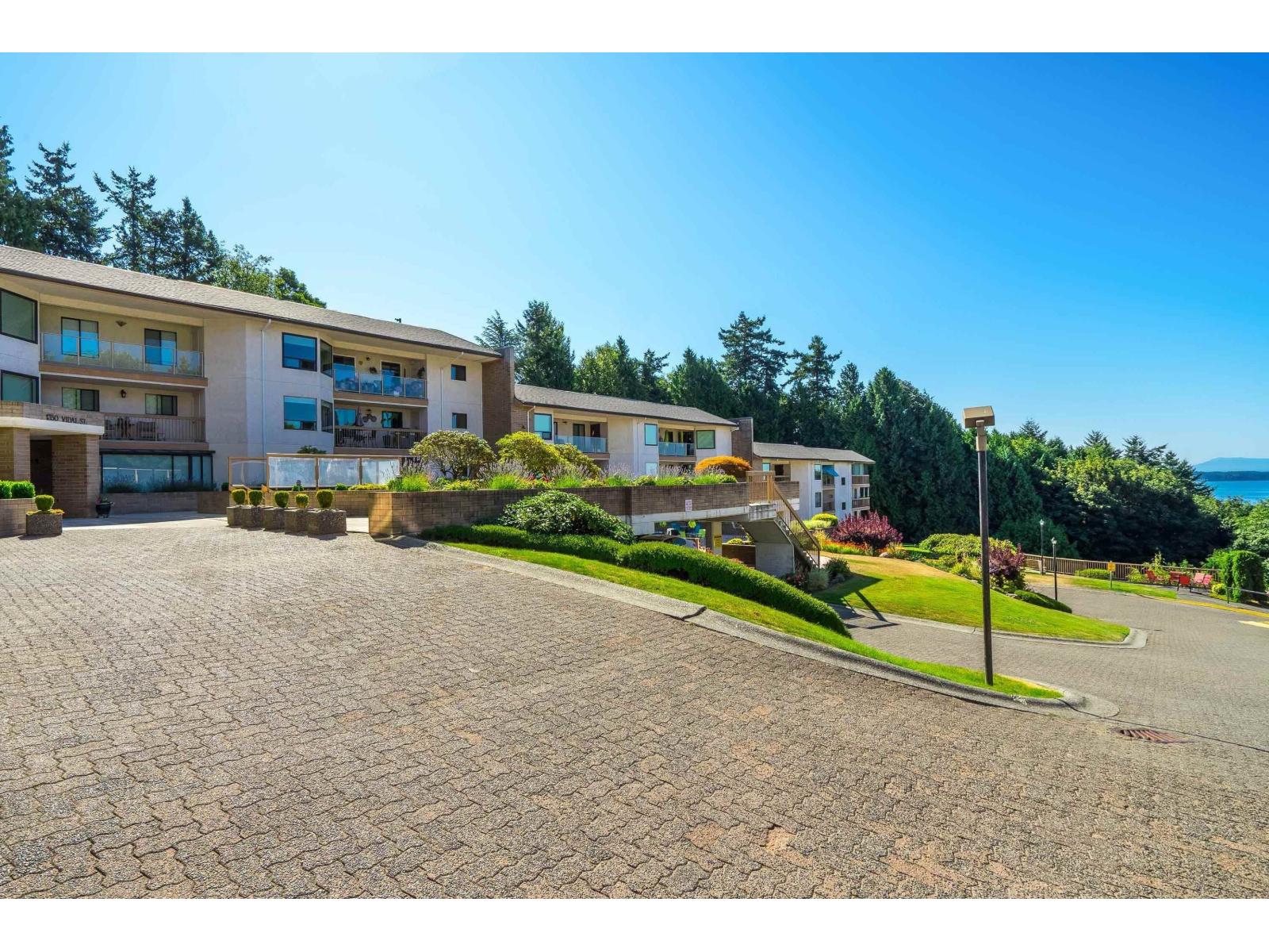 715 1350 Vidal Street, White Rock, British Columbia  V4B 5G6 - Photo 2 - R3066170