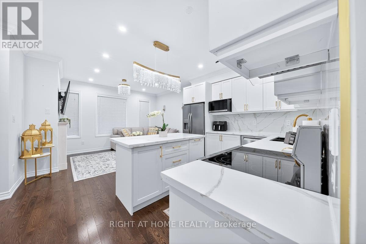 35 Hackett Street, East Gwillimbury, Ontario  L9N 0L6 - Photo 21 - N12529734