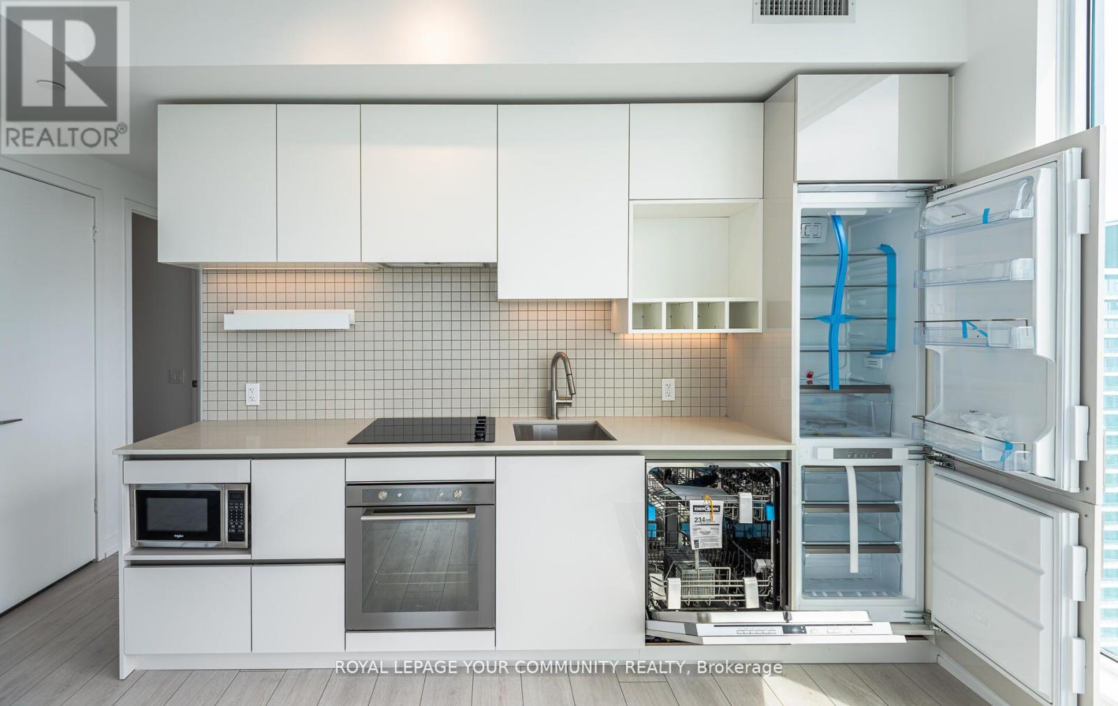 6103 - 5 Buttermill Avenue, Vaughan, Ontario  L4K 0J3 - Photo 7 - N12529790