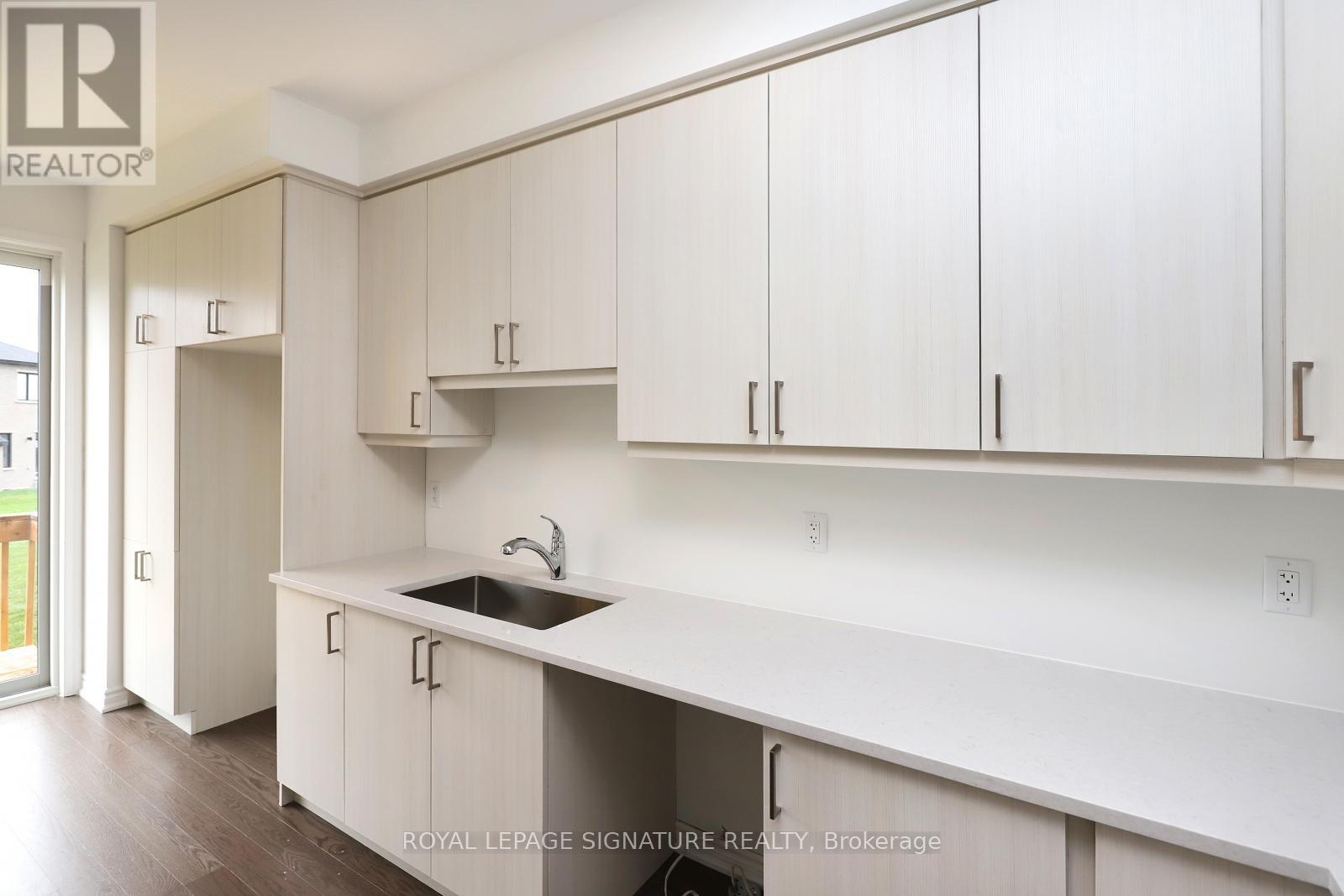 88 Mcbride Trail, Barrie, Ontario  L9J 0Y9 - Photo 14 - S12529788