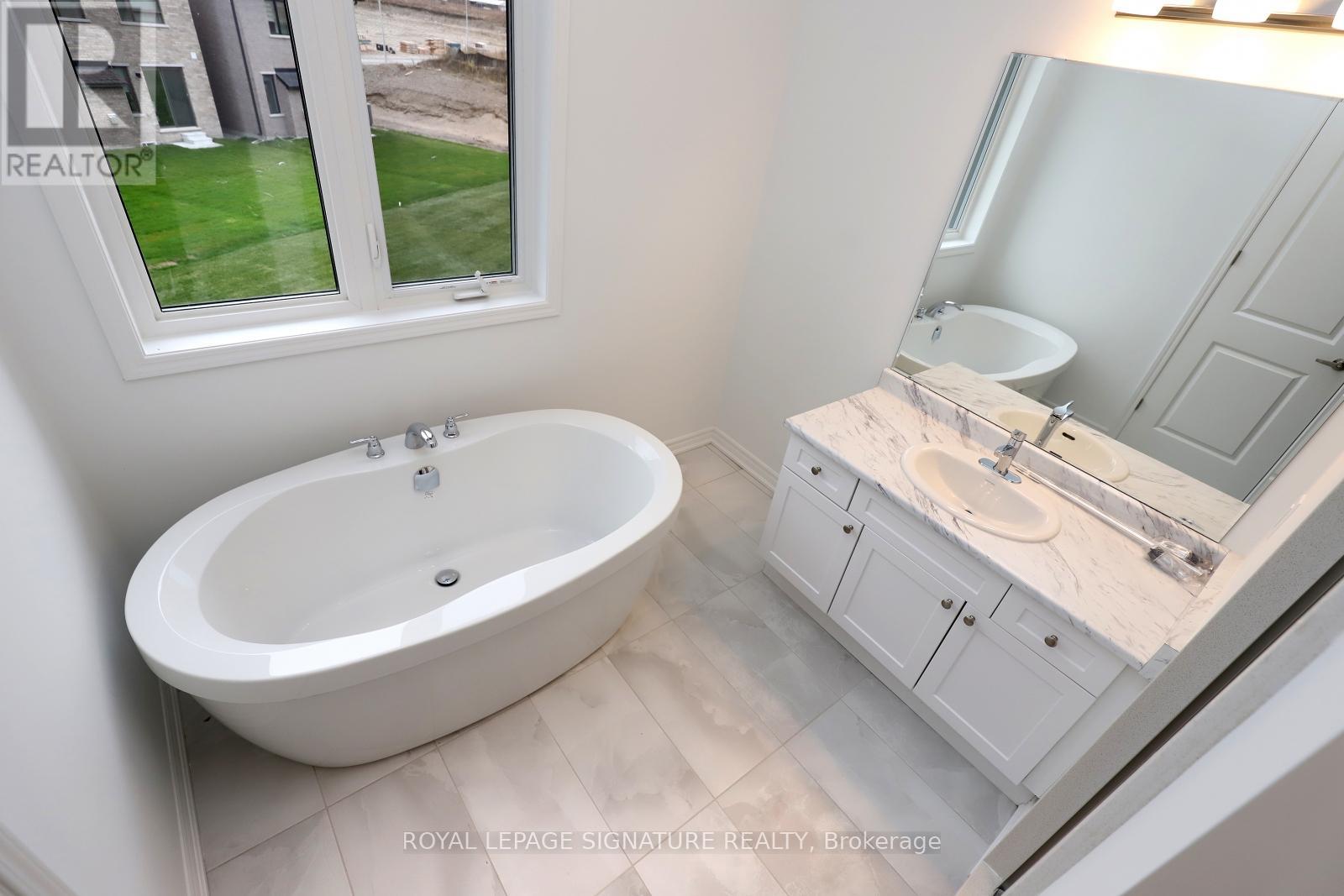 88 Mcbride Trail, Barrie, Ontario  L9J 0Y9 - Photo 27 - S12529788