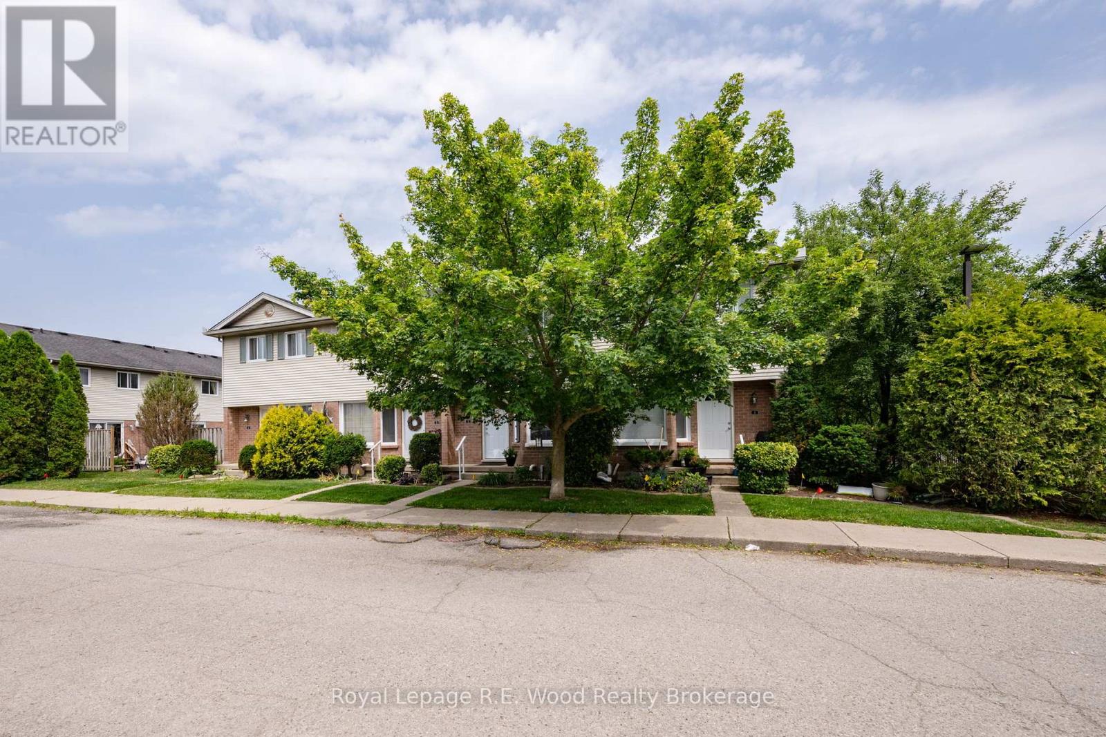 4 - 10 DUFFERIN STREET, Norwich, Ontario