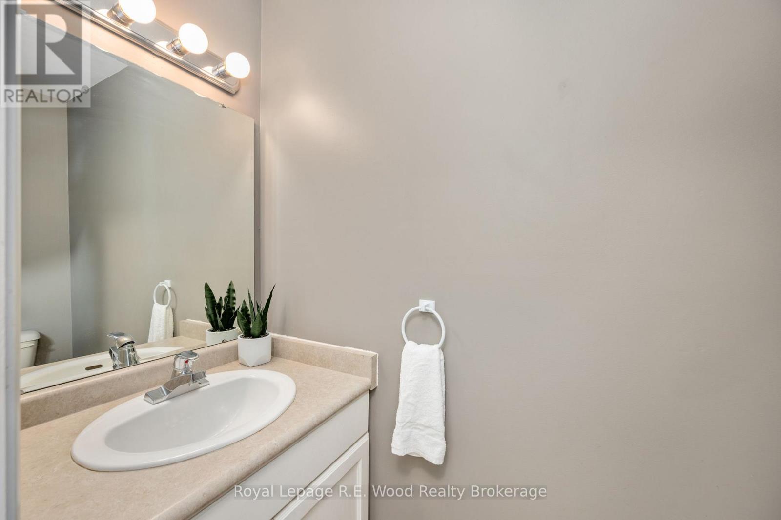 4 - 10 Dufferin Street, Norwich, Ontario  N0J 1P0 - Photo 21 - X12530018