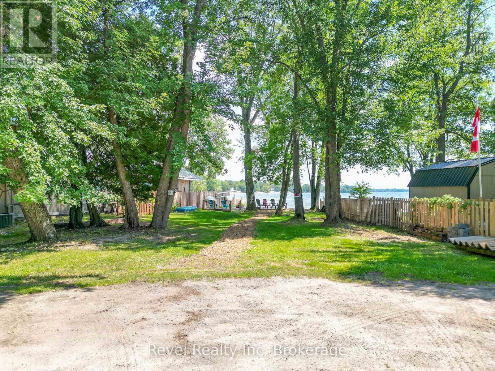 120-121 Mowat Crescent, North Bay, Ontario  P1A 1R5 - Photo 4 - X12530046