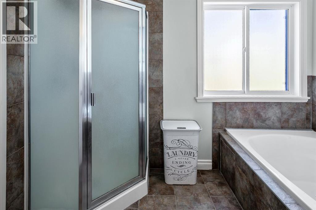 30 Baywater Cape Sw, Airdrie, Alberta  T4B 0B3 - Photo 23 - A2218370