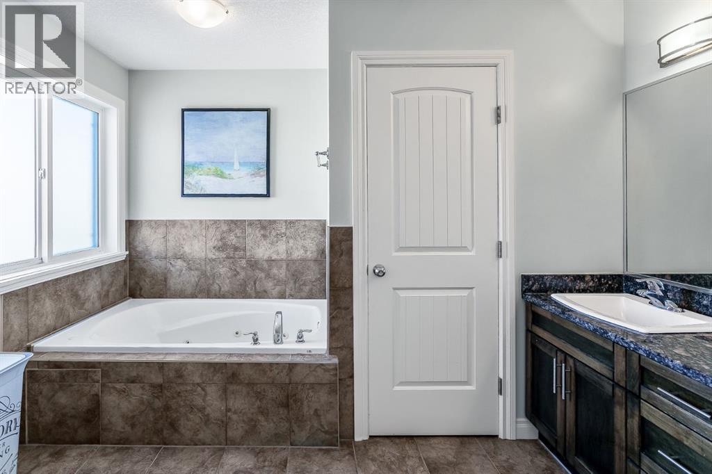 30 Baywater Cape Sw, Airdrie, Alberta  T4B 0B3 - Photo 21 - A2218370