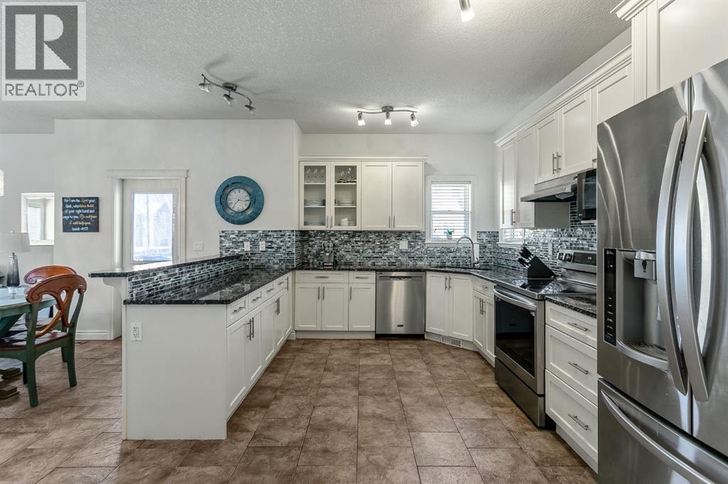 30 Baywater Cape Sw, Airdrie, Alberta  T4B 0B3 - Photo 10 - A2218370