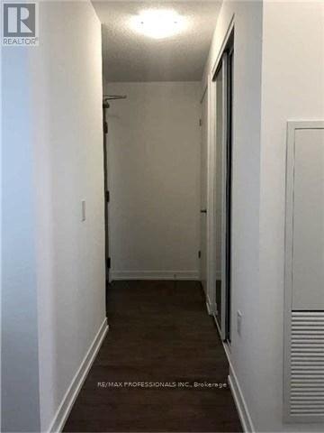 1704 - 2560 Eglinton Avenue W, Mississauga, Ontario  L5M 5R1 - Photo 10 - W12529746