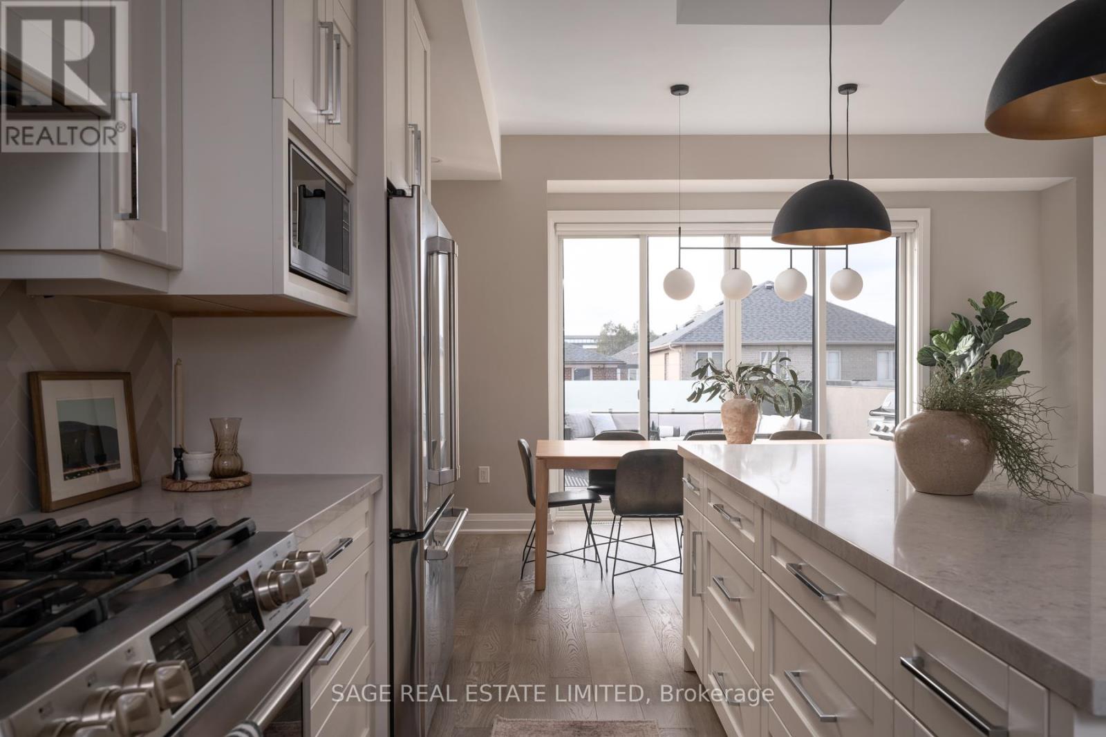 101 Beaver Avenue, Toronto, Ontario  M6H 2G3 - Photo 12 - W12529754