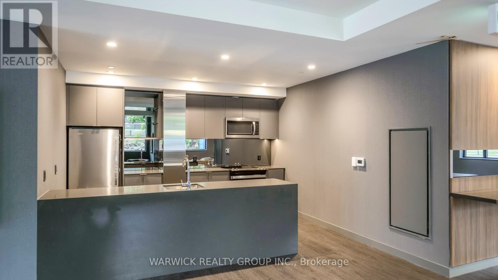 116 - 4365 Bloor Street W, Toronto, Ontario  M9C 1R3 - Photo 3 - W12529802