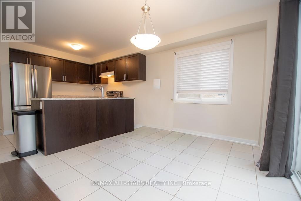 44 Carew Boulevard, Kawartha Lakes, Ontario  K9V 4R1 - Photo 17 - X12529870