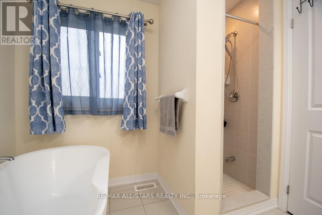 44 Carew Boulevard, Kawartha Lakes, Ontario  K9V 4R1 - Photo 25 - X12529870